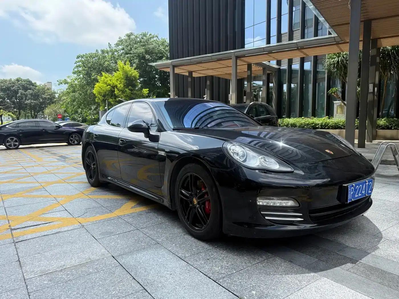 Panamera 2013 Panamera 4 Platinum Edition 3.6L — миниатюра 3