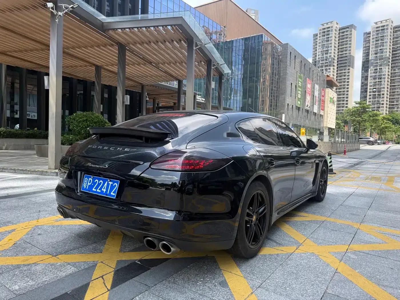 Panamera 2013 Panamera 4 Platinum Edition 3.6L — миниатюра 24