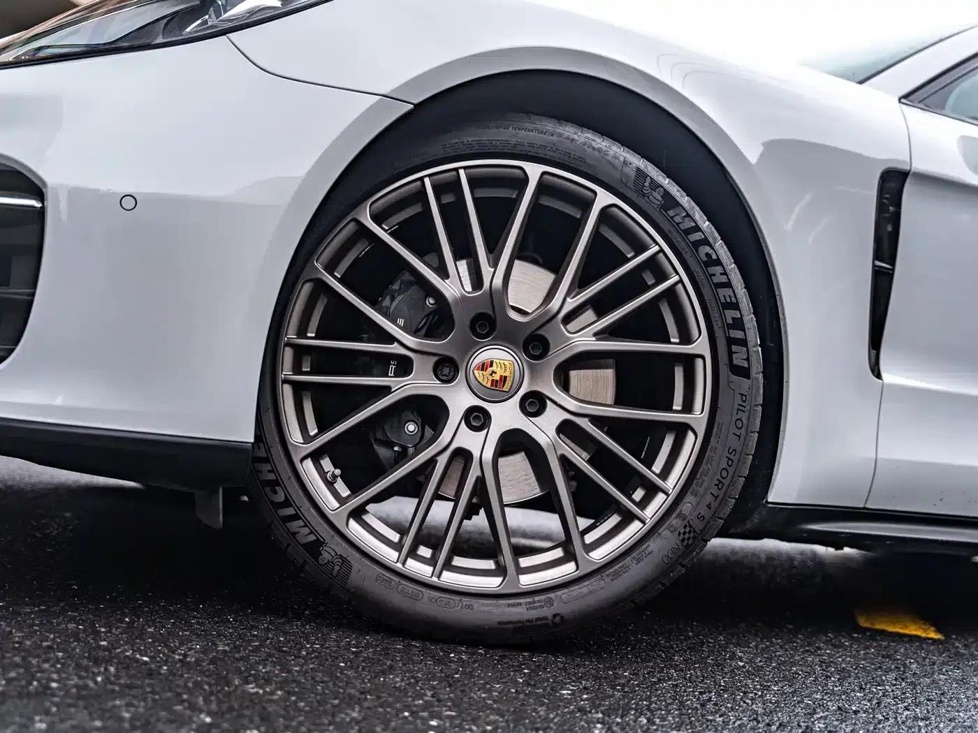 2023 Panamera Facelift Panamera 2.9T Platinum Edition — миниатюра 4