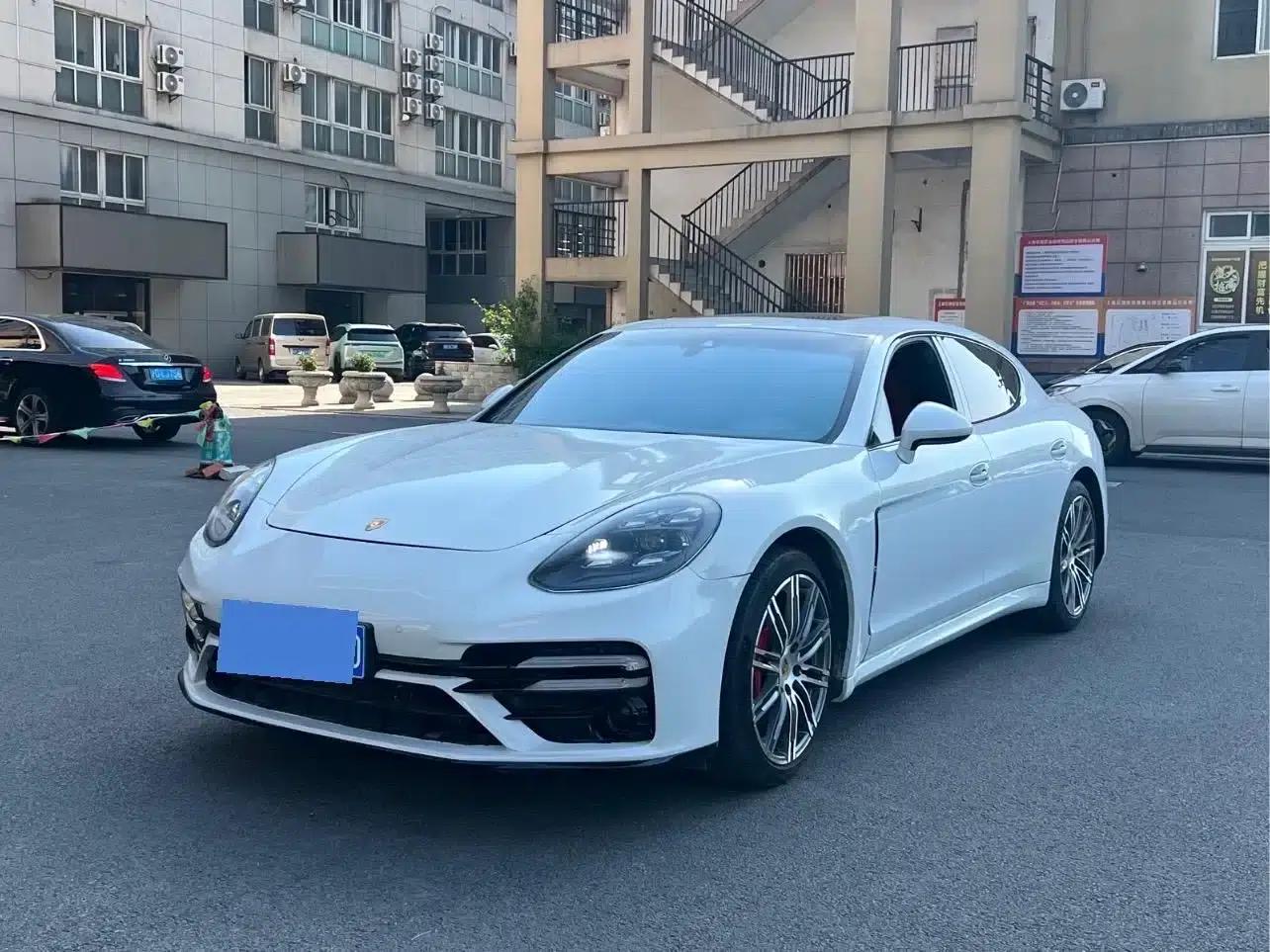 Panamera 2016 Panamera 4 Edition 3.0T — миниатюра 1
