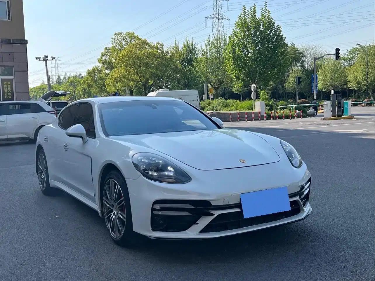 Panamera 2016 Panamera 4 Edition 3.0T — миниатюра 3