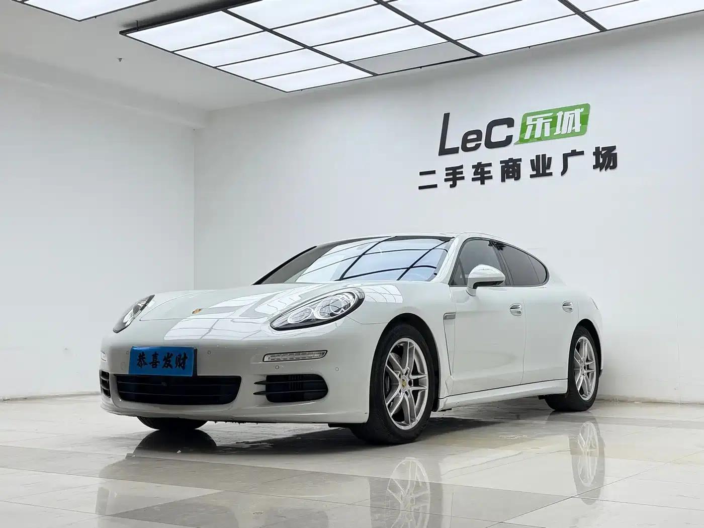 Panamera 2016 Panamera Edition 3.0T — миниатюра 1