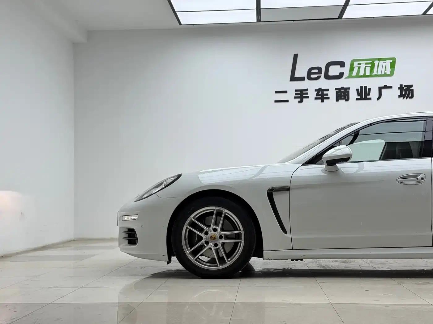 Panamera 2016 Panamera Edition 3.0T — миниатюра 14