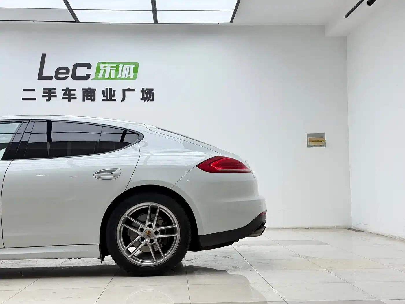 Panamera 2016 Panamera Edition 3.0T — миниатюра 15