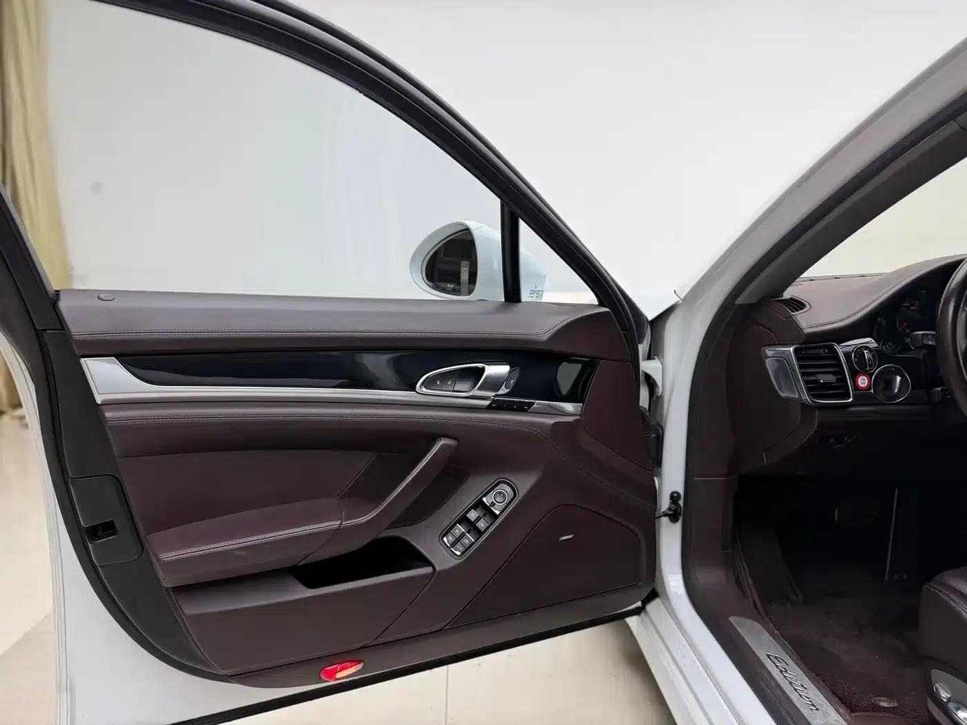 Panamera 2016 Panamera Edition 3.0T — миниатюра 10