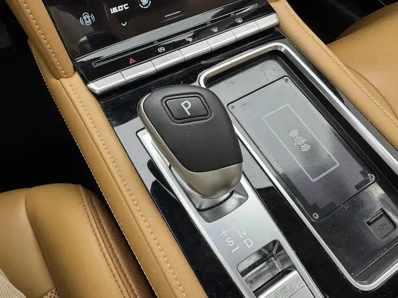 Venucia Star 2020 260T 48V Mild Hybrid Turbocharged Star Edition — миниатюра 17