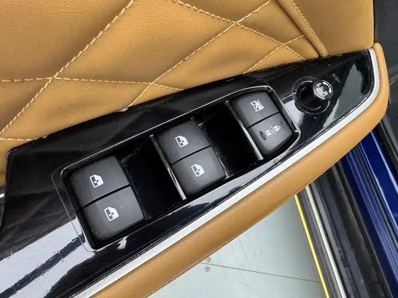 Venucia Star 2020 260T 48V Mild Hybrid Turbocharged Star Edition — миниатюра 26