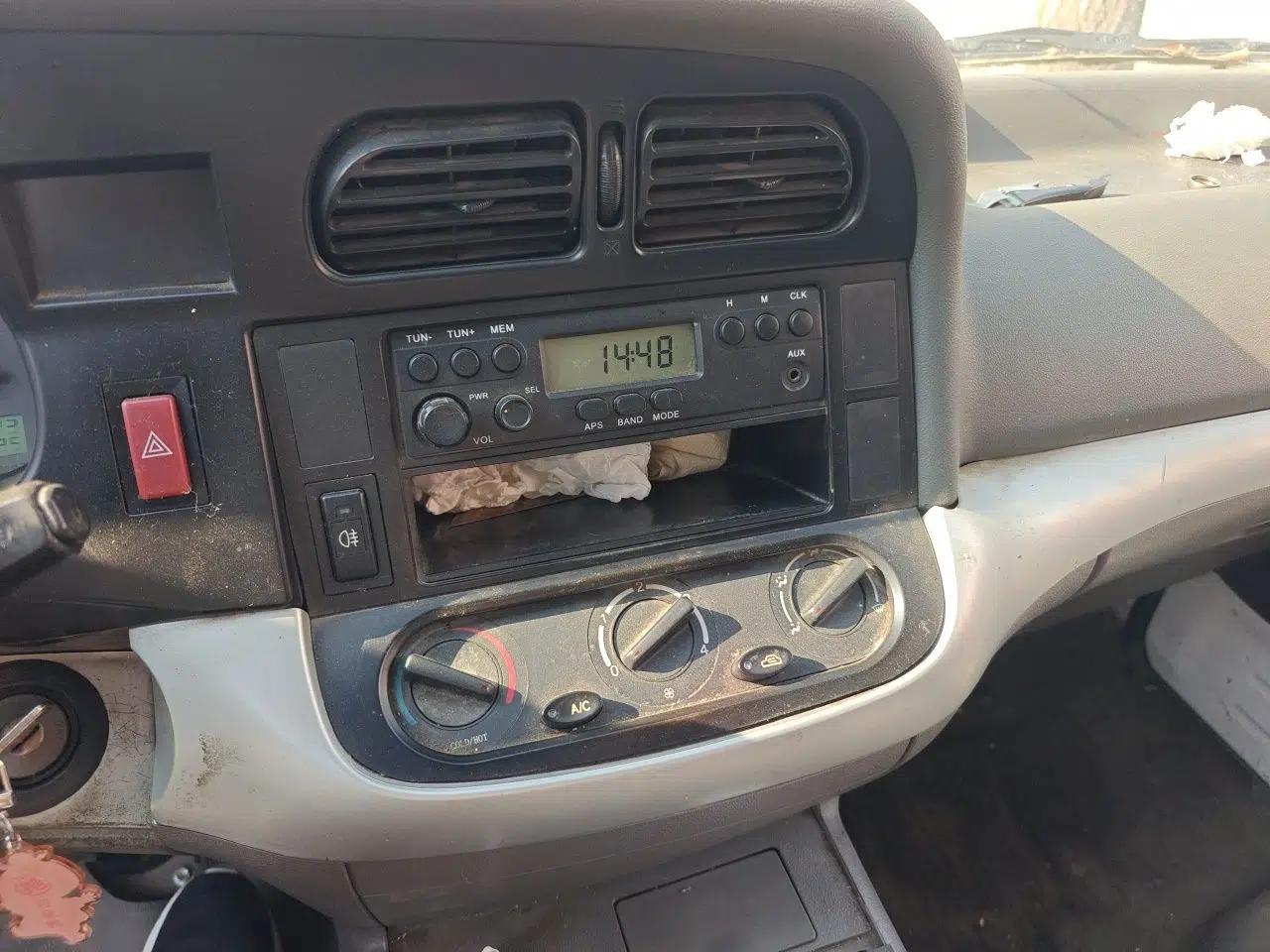 Jinbei Hiace Golden Cup Sea Lion 2.0L manual transmission, no sunroof, enclosed cargo van — миниатюра 13