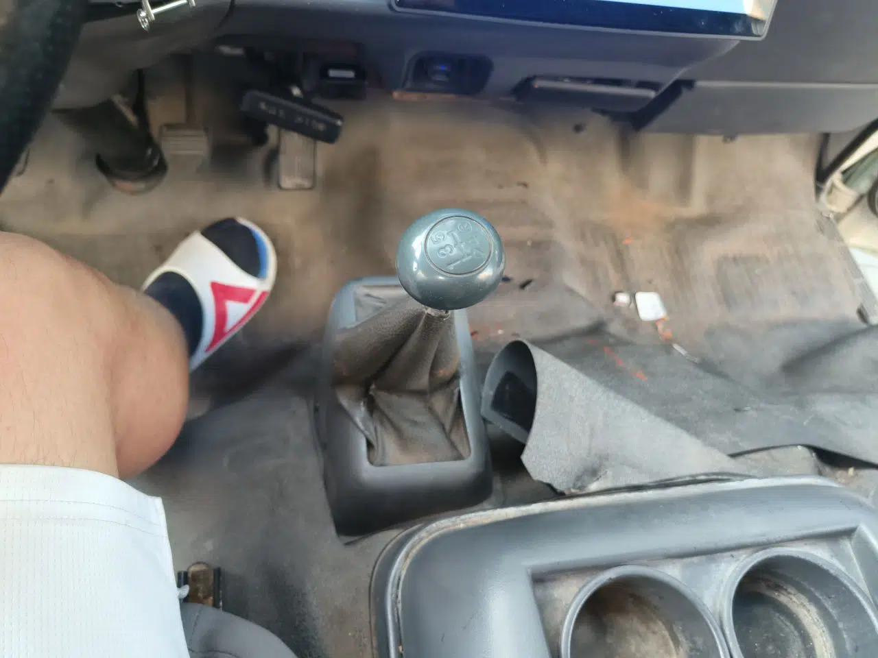 Jinbei Hiace Golden Cup Sea Lion manual 2.0 gasoline — миниатюра 14