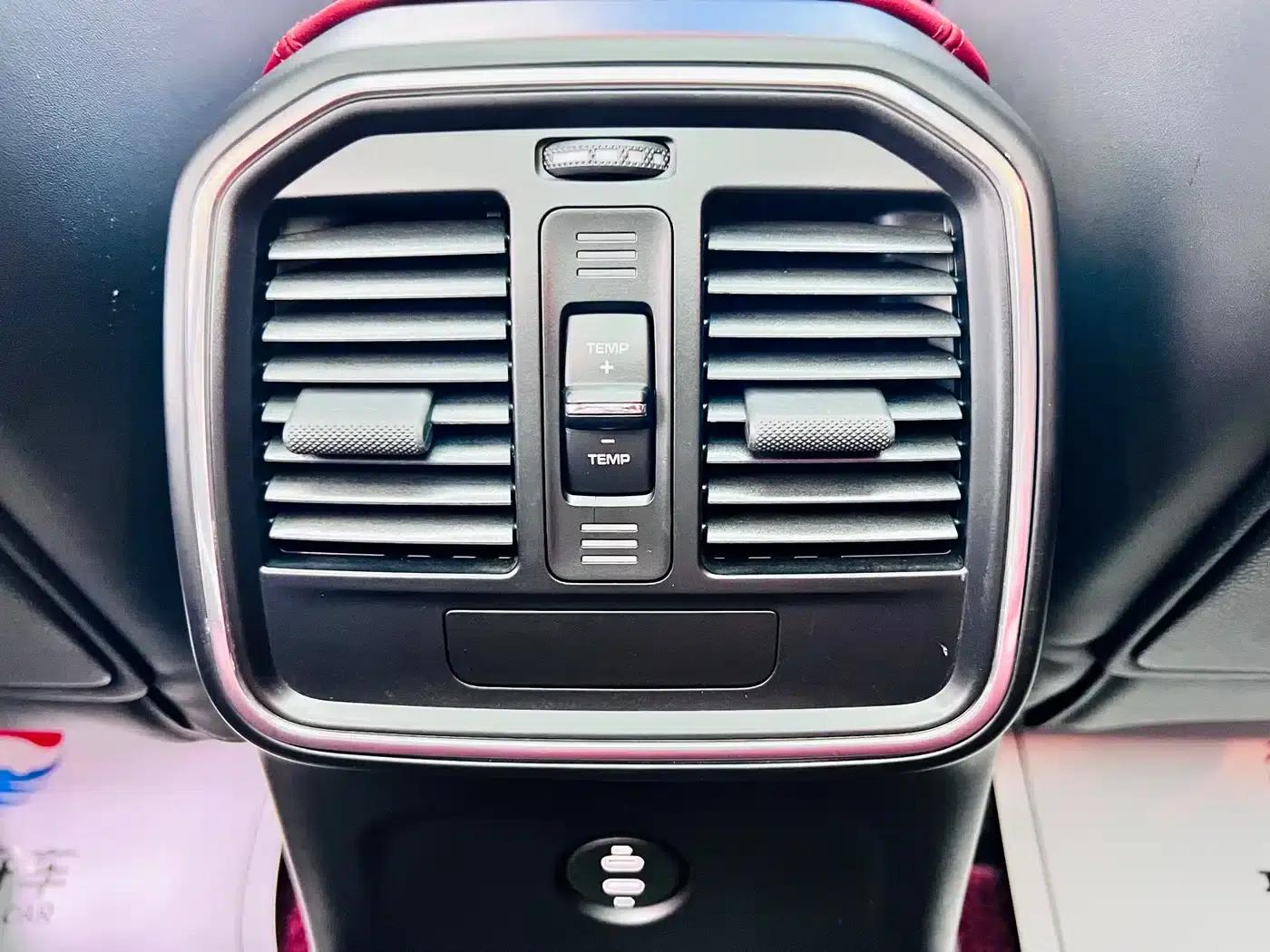 2020 Macan 2.0T — миниатюра 18