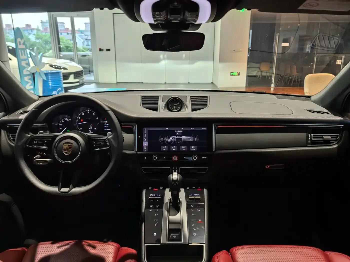2023 Macan 2.0T — миниатюра 4