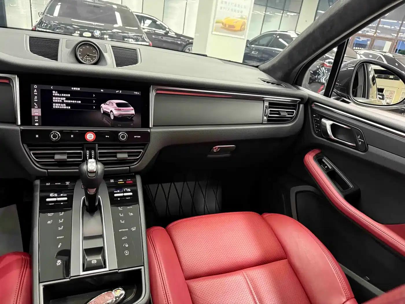 2023 Macan 2.0T — миниатюра 17