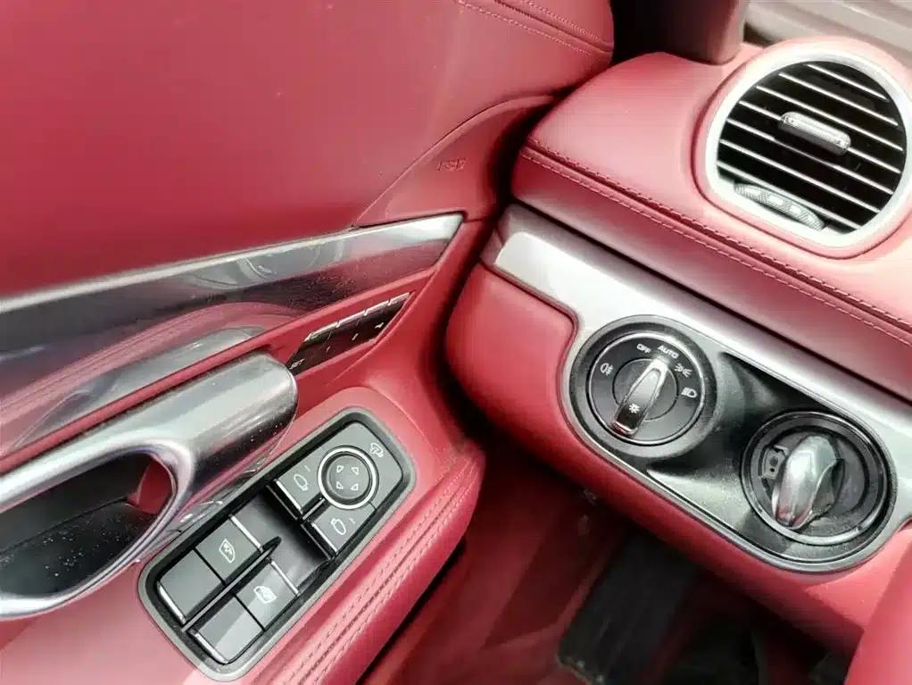 2020 Porsche 718 Boxster 2.0T — миниатюра 2
