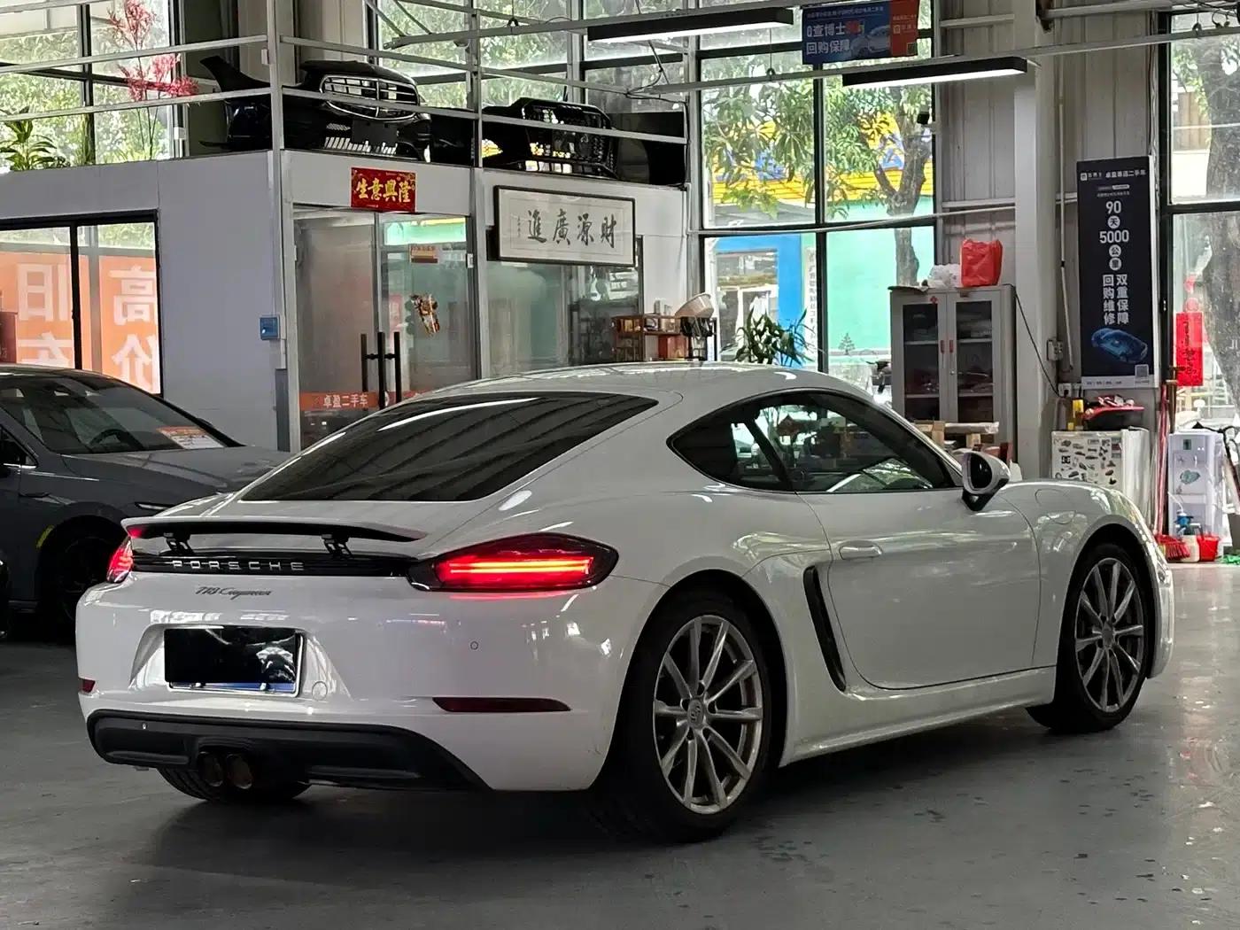 Porsche 718 Cayman 2022 2.0T — миниатюра 4