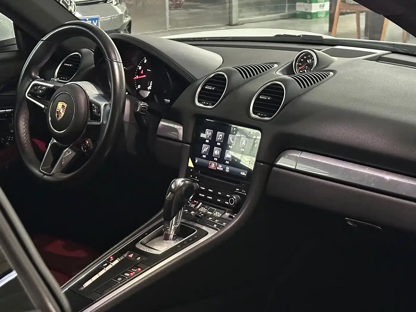 Porsche 718 Cayman 2022 2.0T — миниатюра 8
