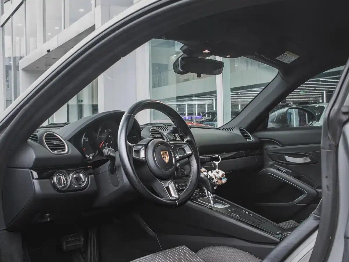 Porsche 718 2021 Cayman T 2.0T — миниатюра 4
