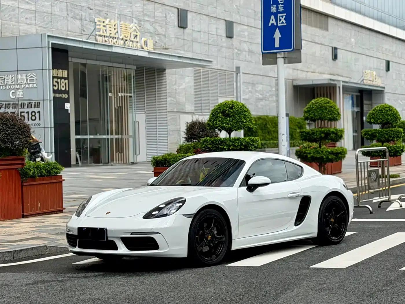 Porsche 718 Cayman 2018 2.0T — миниатюра 1