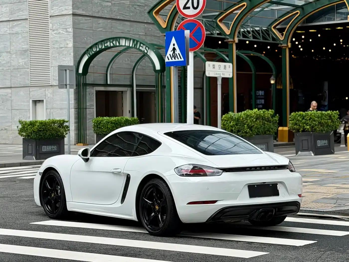 Porsche 718 Cayman 2018 2.0T — миниатюра 4
