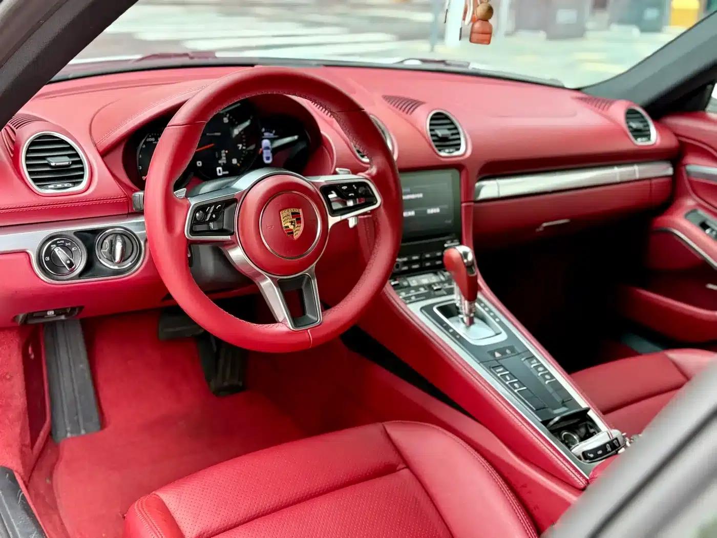 Porsche 718 Cayman 2018 2.0T — миниатюра 8