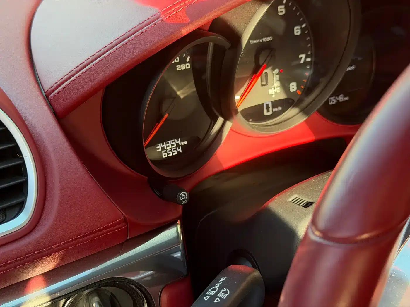 Porsche 718 Cayman 2022 2.0T — миниатюра 10