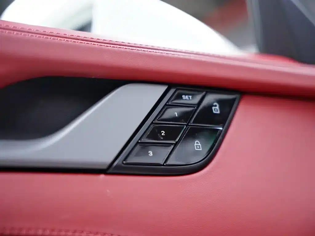2020 Porsche 911 Carrera Cabriolet 3.0T — миниатюра 31