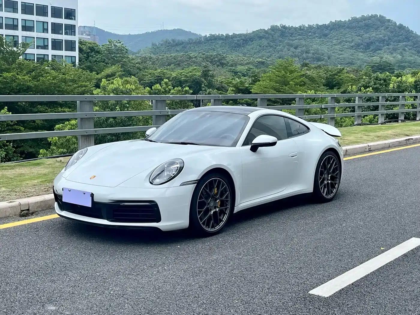 Porsche 911 2020 Carrera 3.0T — миниатюра 1