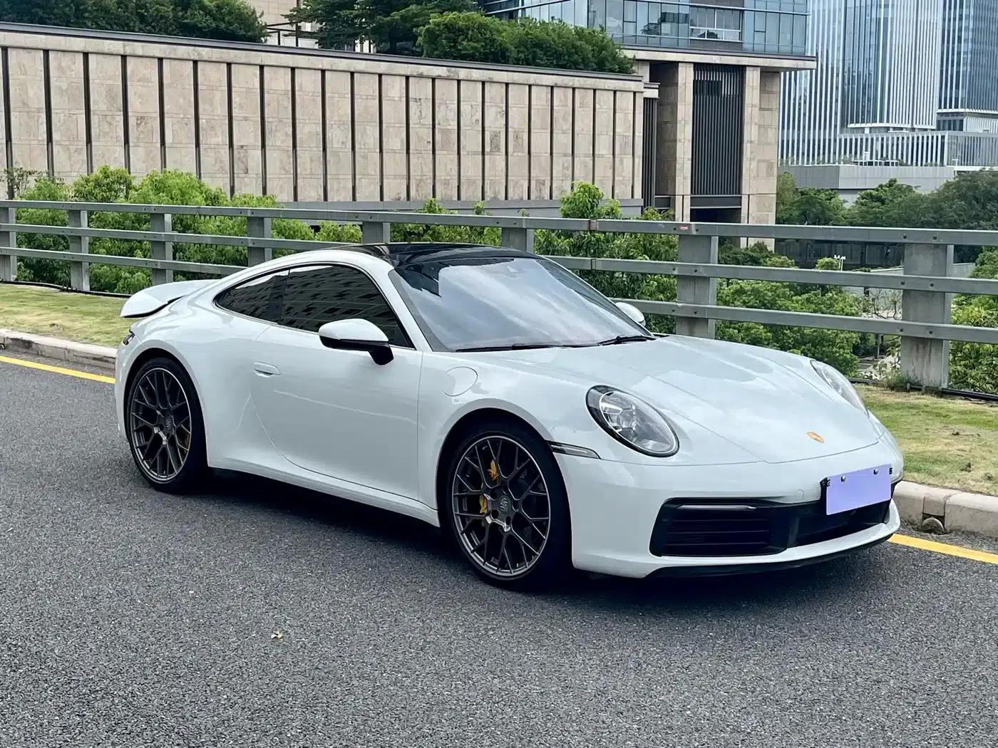 Porsche 911 2020 Carrera 3.0T — миниатюра 3