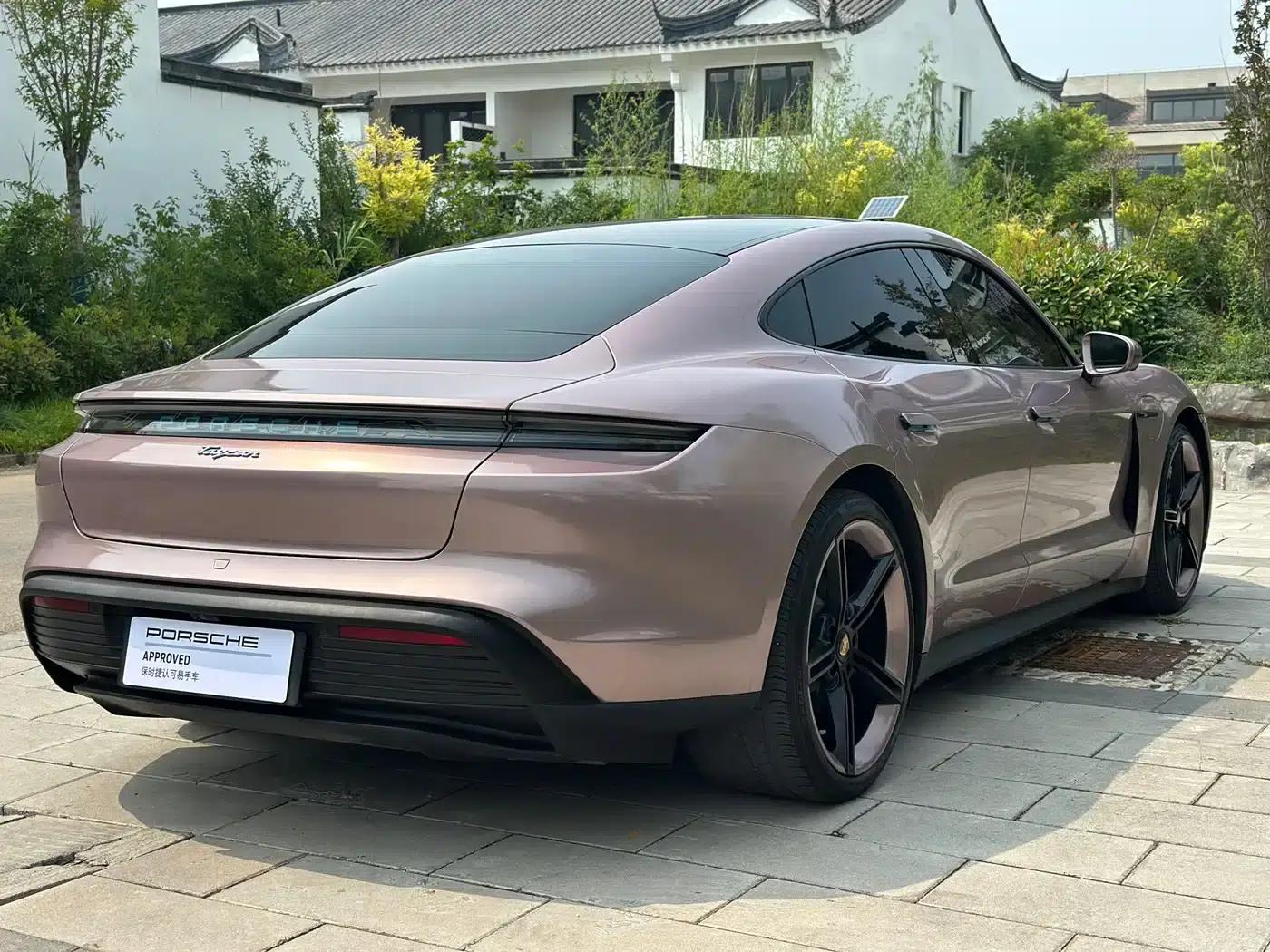 2022 Taycan Facelift — миниатюра 5