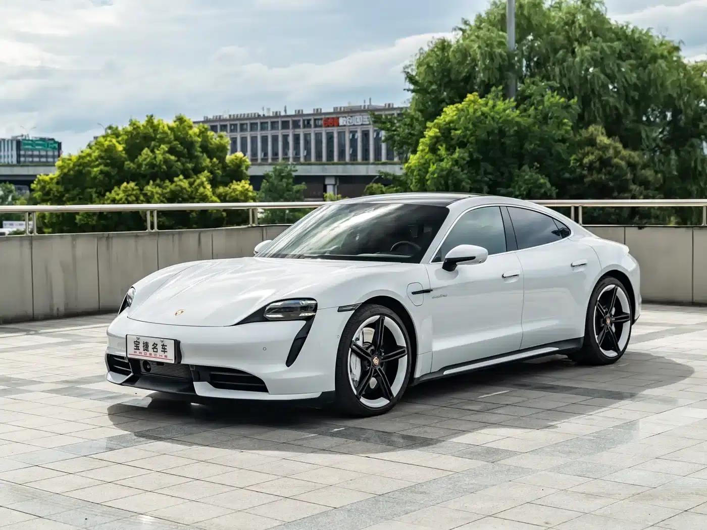 2019 Taycan Turbo — миниатюра 1