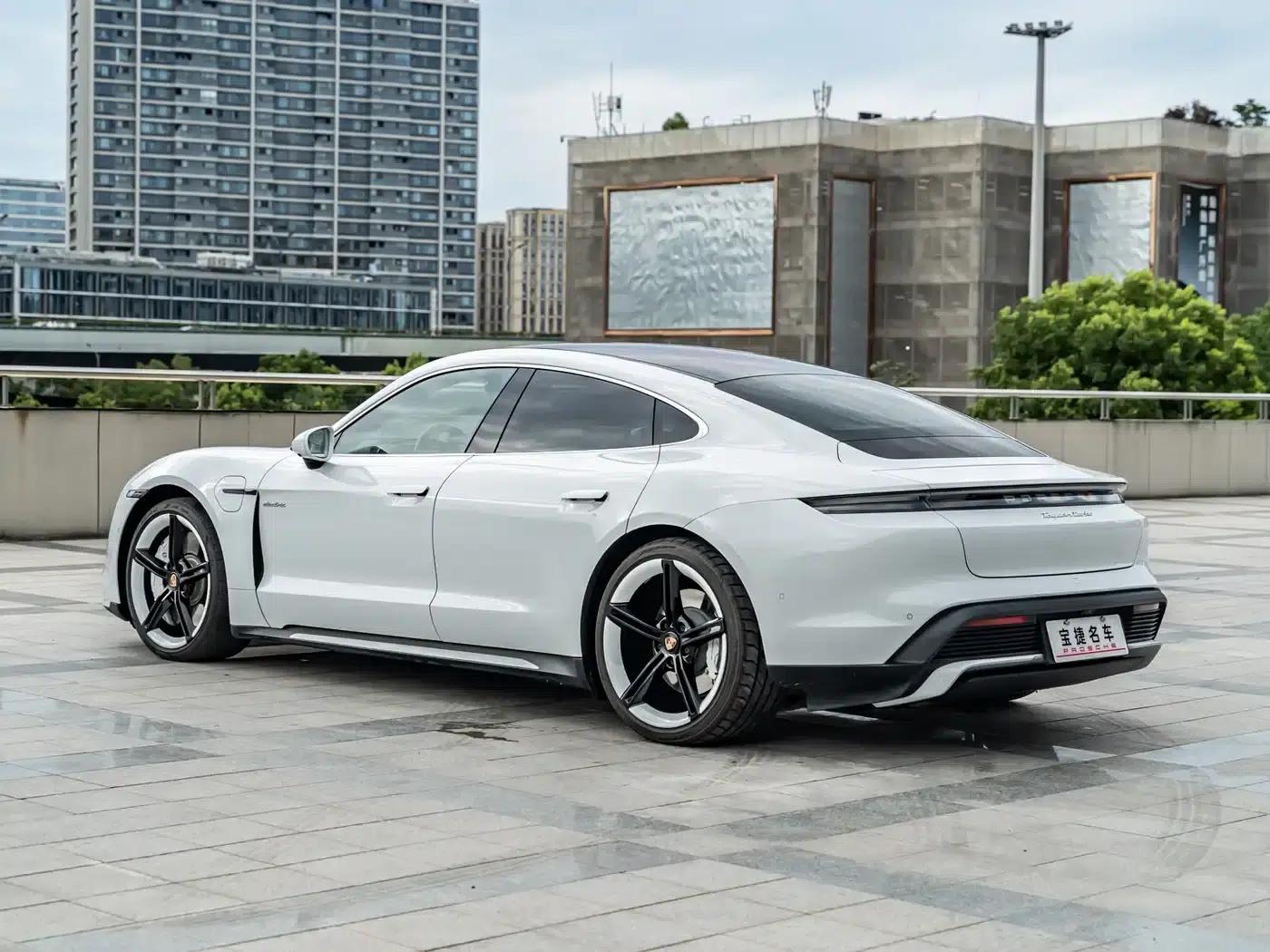 2019 Taycan Turbo — миниатюра 9