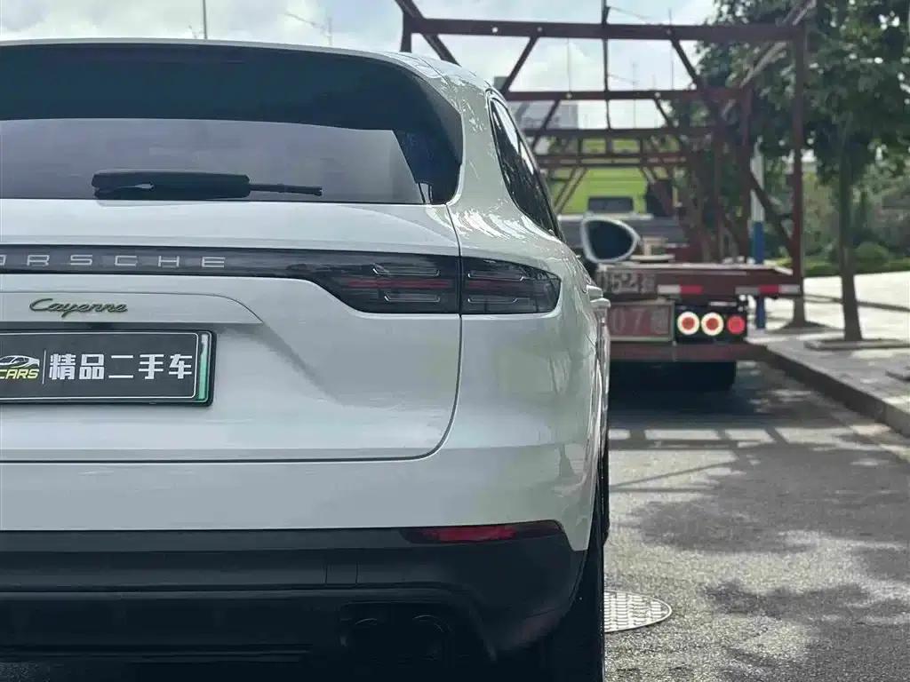2023 Cayenne Coupé E-Hybrid 2.0T Platinum Edition — миниатюра 11