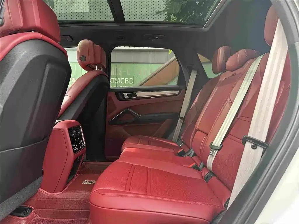 2023 Cayenne Coupé E-Hybrid 2.0T Platinum Edition — миниатюра 20