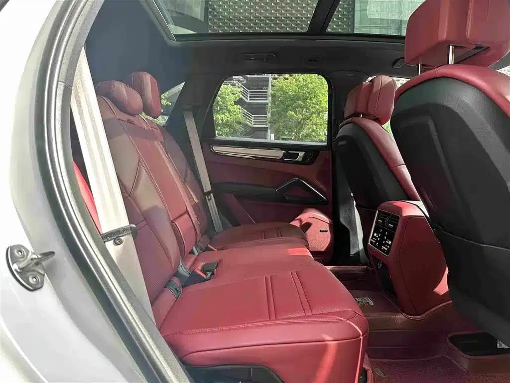 2023 Cayenne Coupé E-Hybrid 2.0T Platinum Edition — миниатюра 21