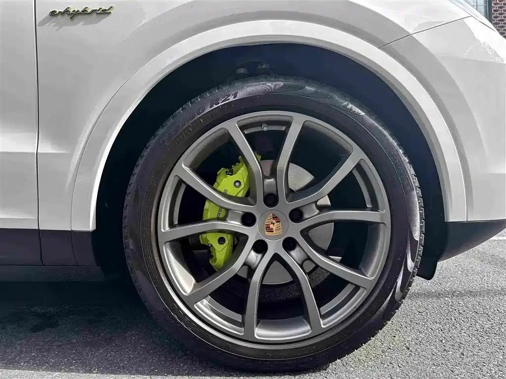 2023 Cayenne Coupé E-Hybrid 2.0T Platinum Edition — миниатюра 25
