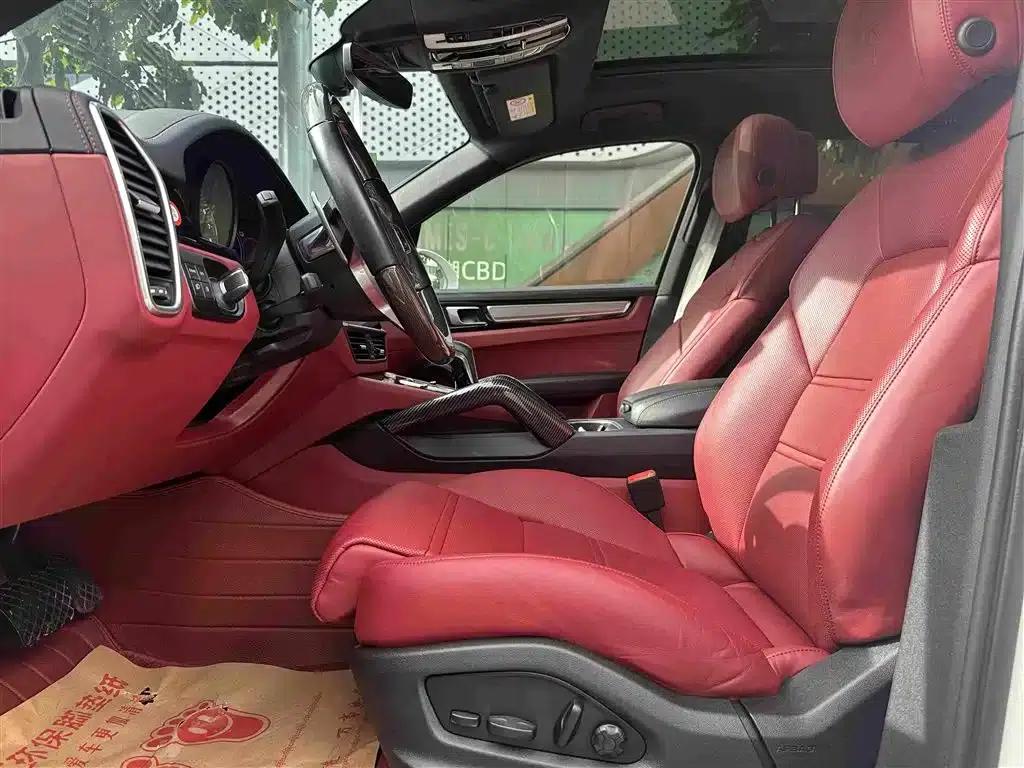 2023 Cayenne Coupé E-Hybrid 2.0T Platinum Edition — миниатюра 4
