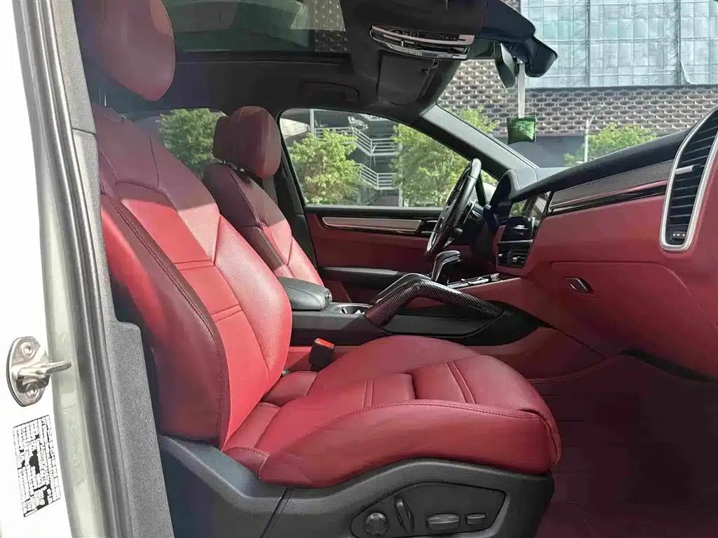 2023 Cayenne Coupé E-Hybrid 2.0T Platinum Edition — миниатюра 6