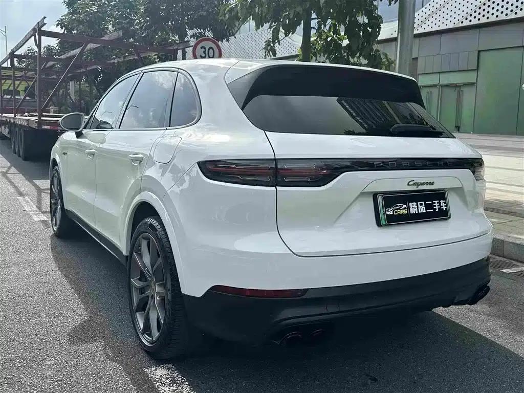 2023 Cayenne Coupé E-Hybrid 2.0T Platinum Edition — миниатюра 9