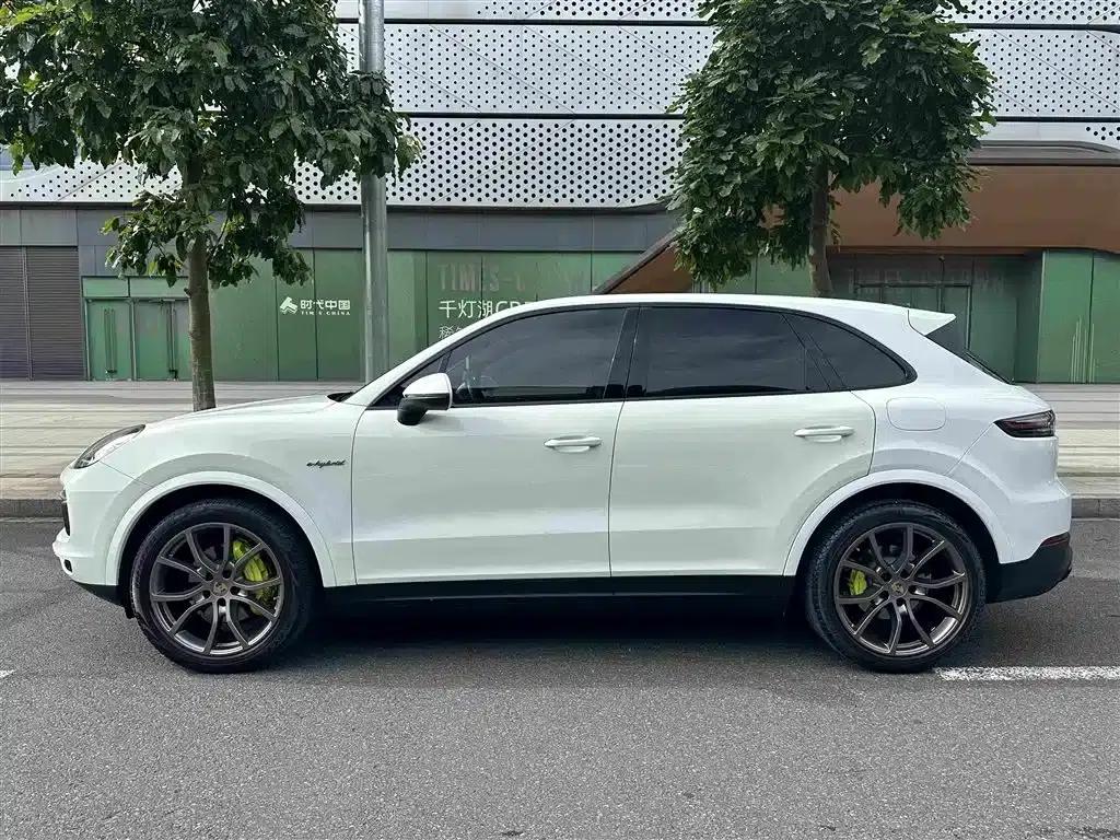 2023 Cayenne Coupé E-Hybrid 2.0T Platinum Edition — миниатюра 10