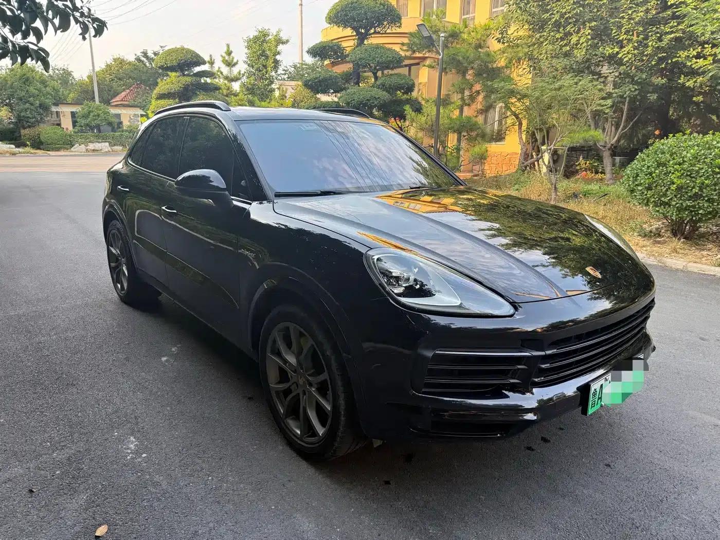 2022 Cayenne E-Hybrid 2.0T Platinum Edition — миниатюра 2