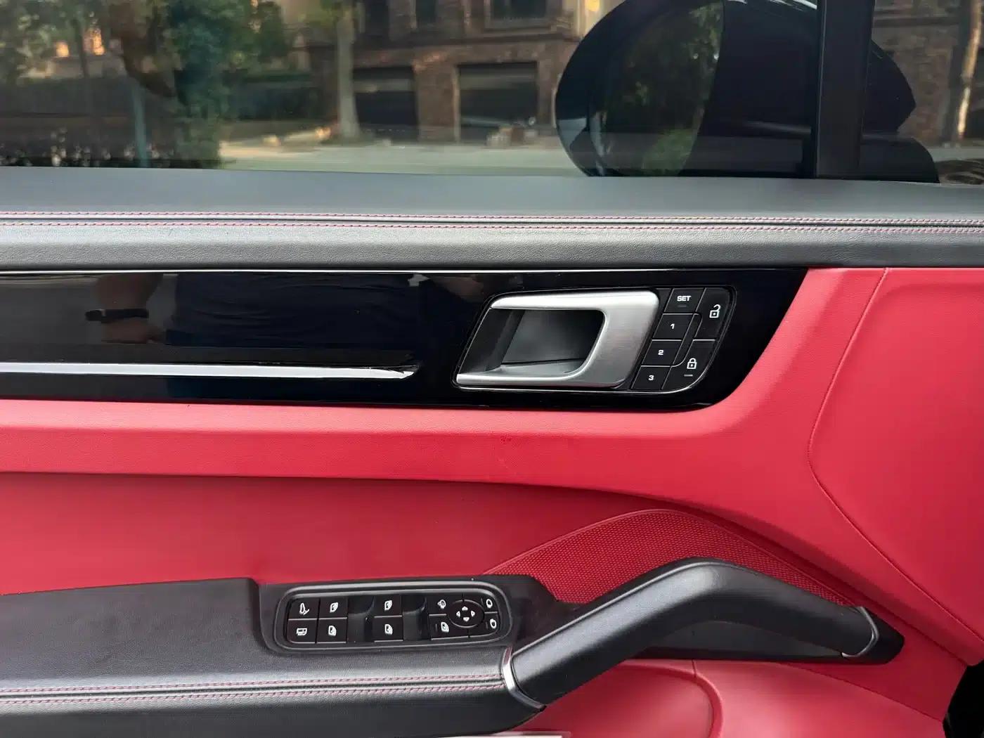 2022 Cayenne E-Hybrid 2.0T Platinum Edition — миниатюра 12