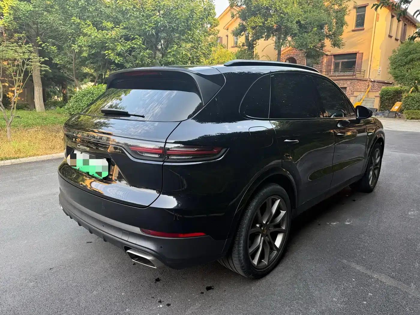 2022 Cayenne E-Hybrid 2.0T Platinum Edition — миниатюра 4