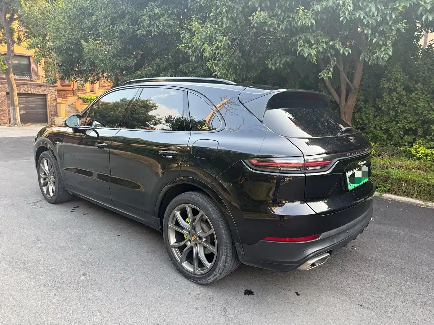 2022 Cayenne E-Hybrid 2.0T Platinum Edition — миниатюра 6