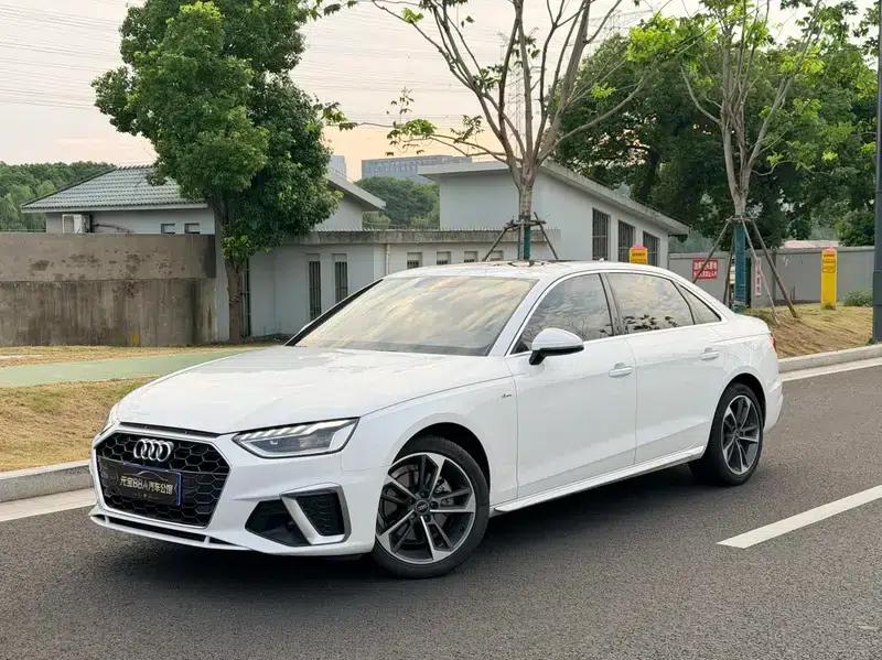 Audi A4L 2023 40 TFSI Fashion Dynamic Edition — миниатюра 1