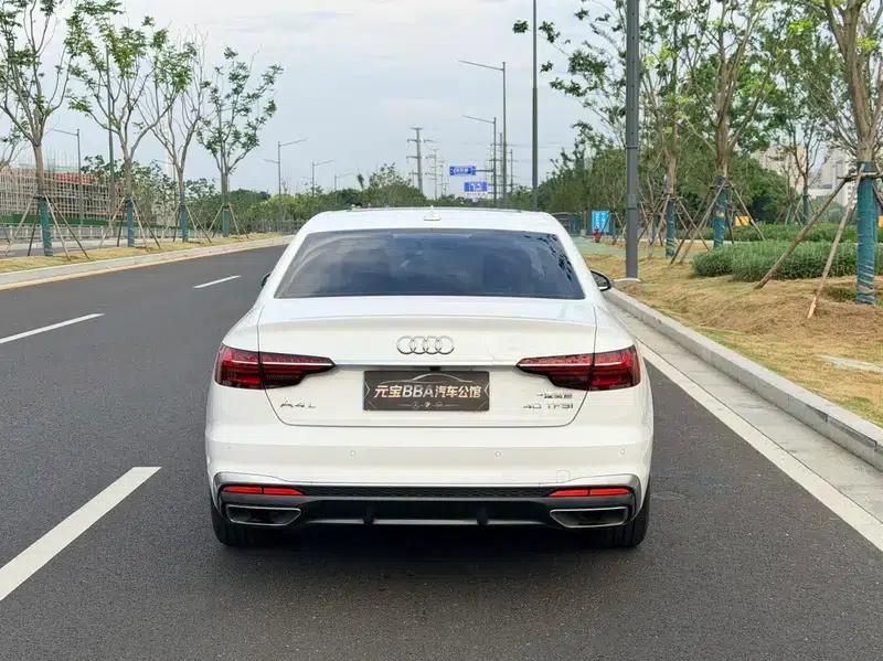 Audi A4L 2023 40 TFSI Fashion Dynamic Edition — миниатюра 6