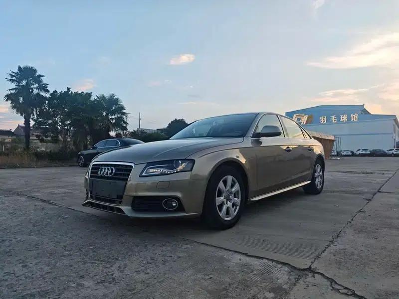 Audi A4L 2012 2.0 TFSI Automatic Technology Edition — миниатюра 1