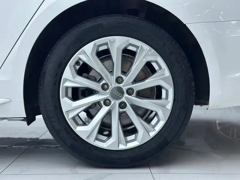 Audi A4L 2019 40 TFSI Progressive (National V Emission Standard) — миниатюра 7