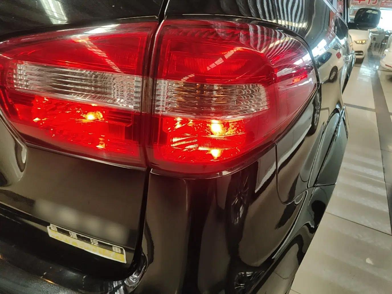 JMC Yusheng S350 2013 2.4T Automatic 2WD Diesel Luxury Edition 5 Seats — миниатюра 9