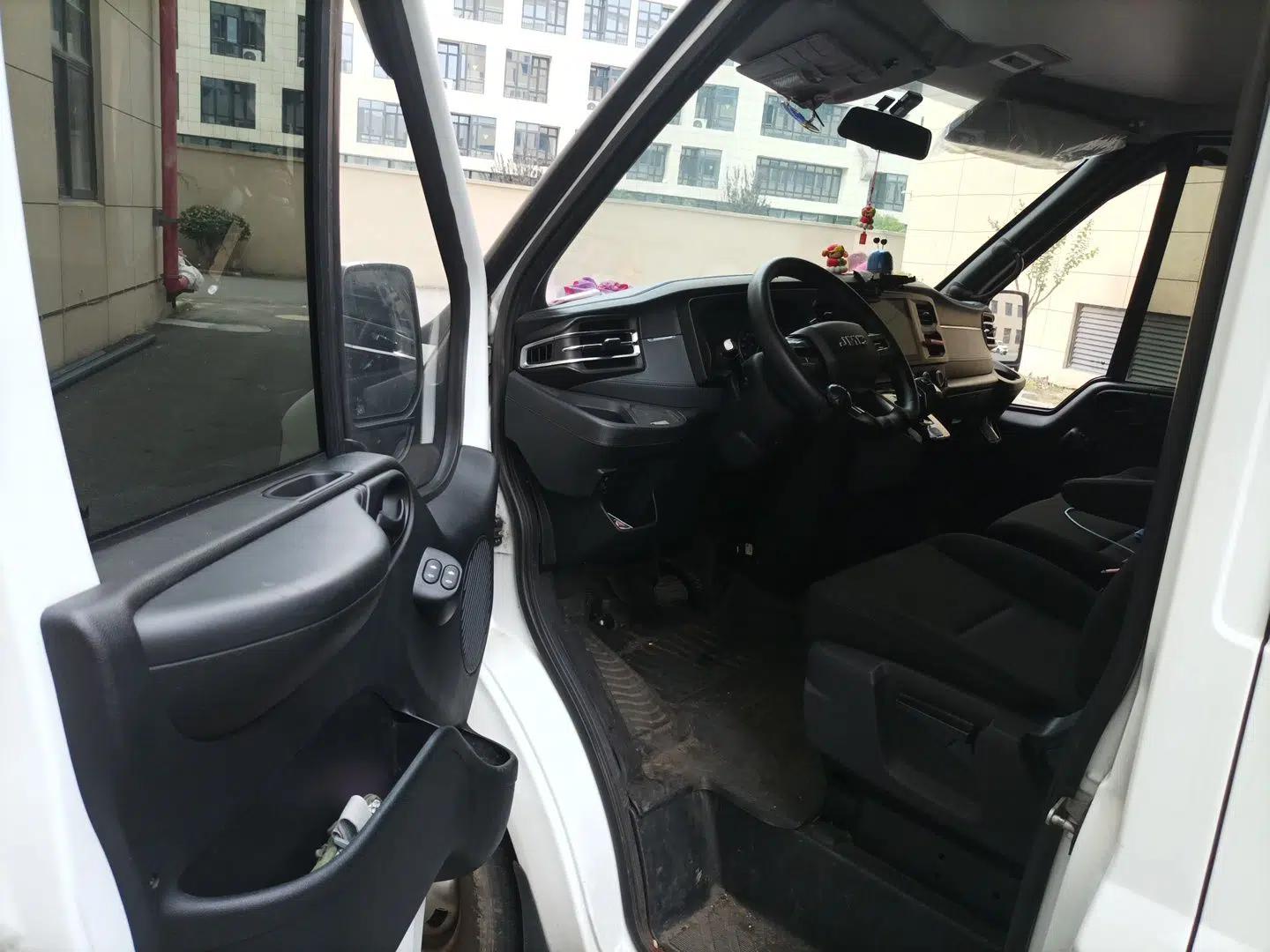 JMC Fushun 2023 2.0T Automatic Mid-Range High-Roof Commercial Multi-Purpose Passenger Vehicle with 6 Seats — миниатюра 19