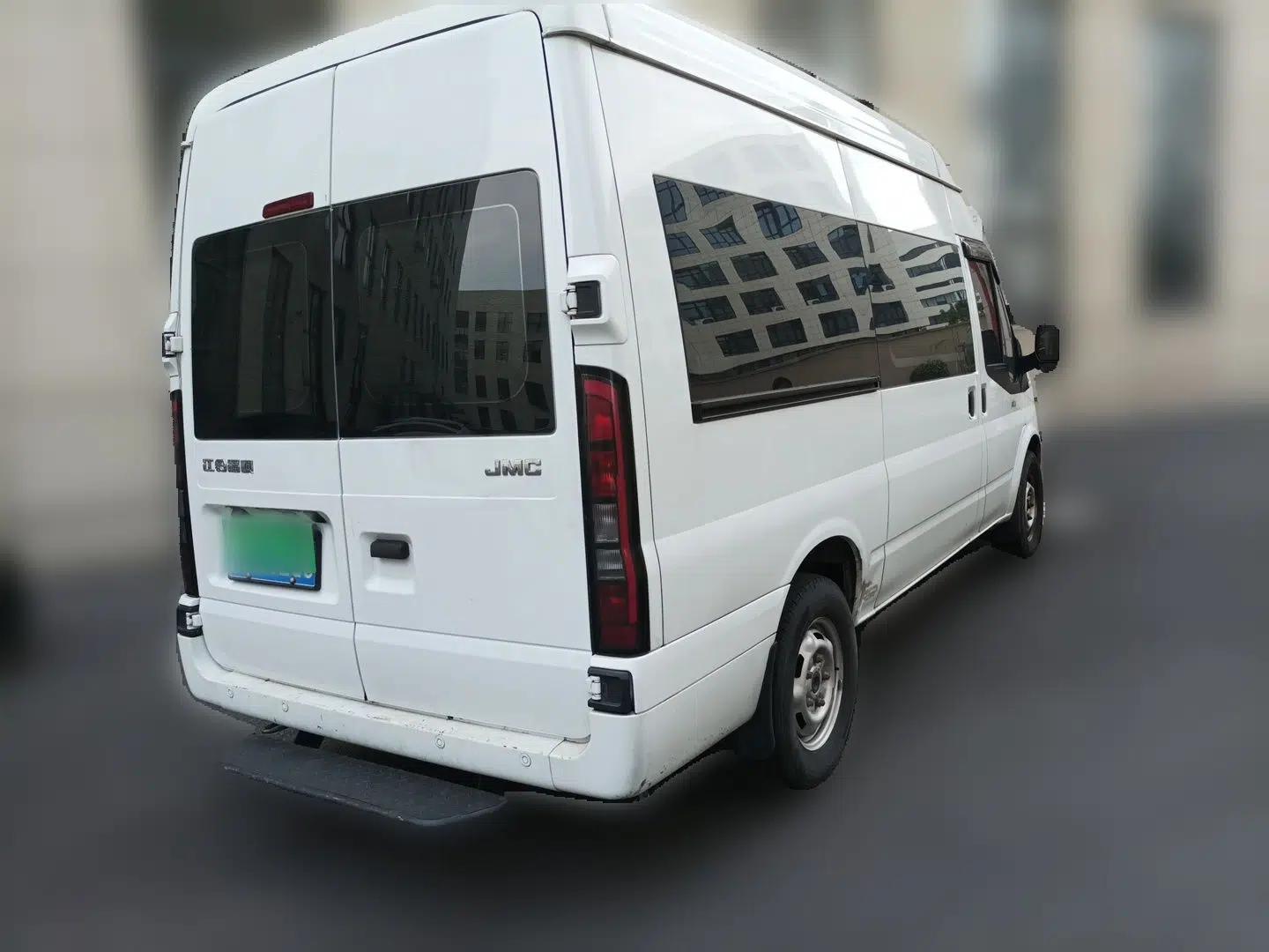 JMC Fushun 2023 2.0T Automatic Mid-Range High-Roof Commercial Multi-Purpose Passenger Vehicle with 6 Seats — миниатюра 6