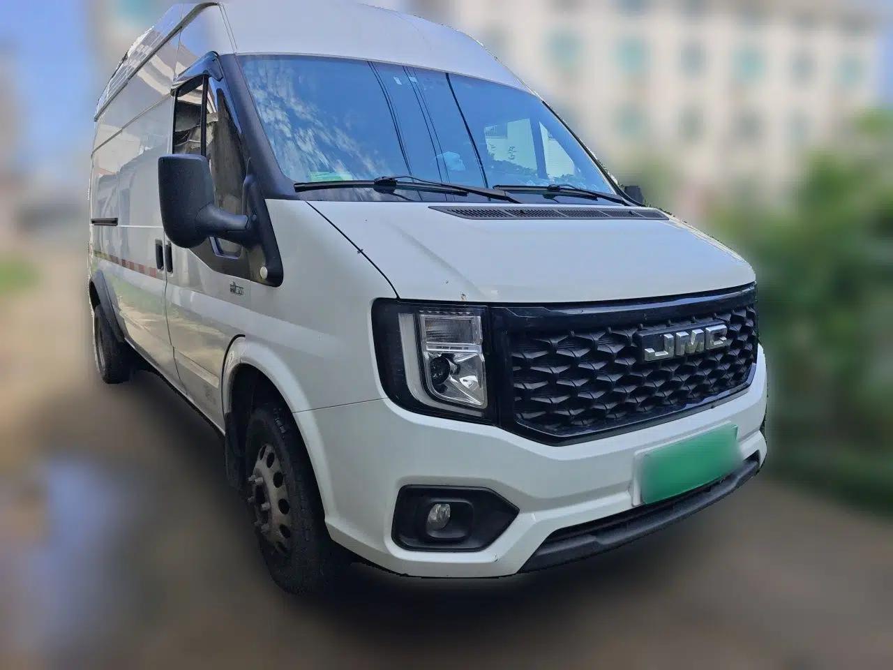 JMC Fushun 2022 2.0T Manual Van with Long Wheelbase Mid-Height Roof and 3 Seats — миниатюра 3